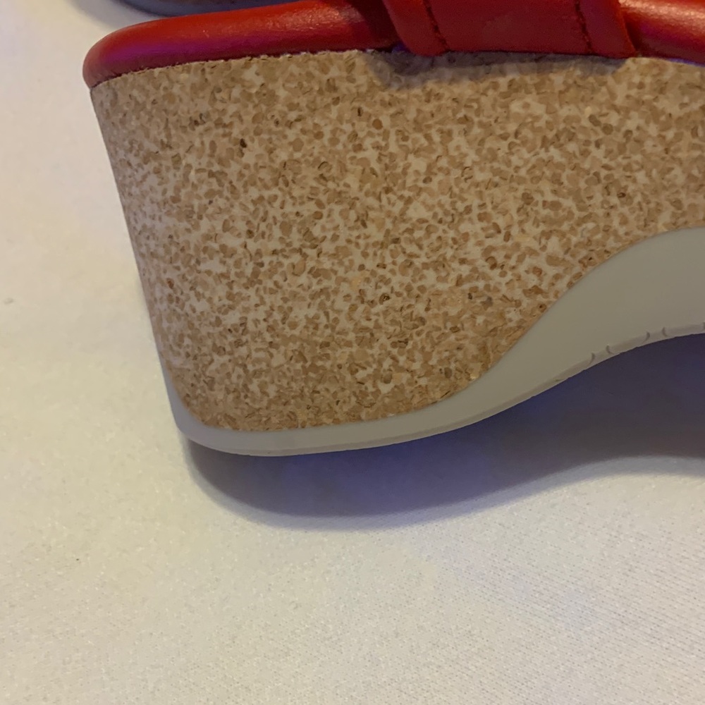 Clarks Women's Bold Red Sandals - Picture 5 of 8